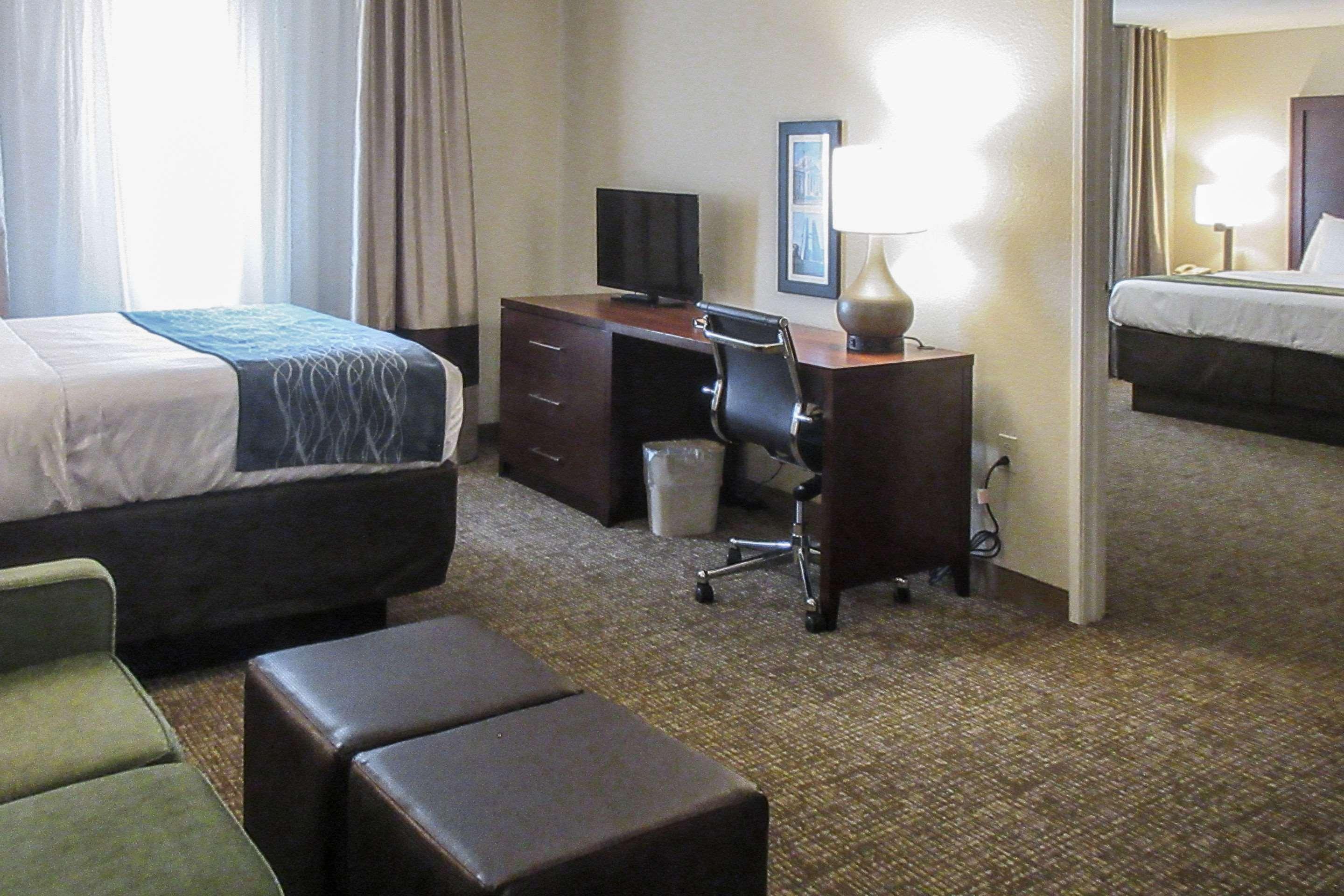 Comfort Inn & Suites Pueblo Kültér fotó